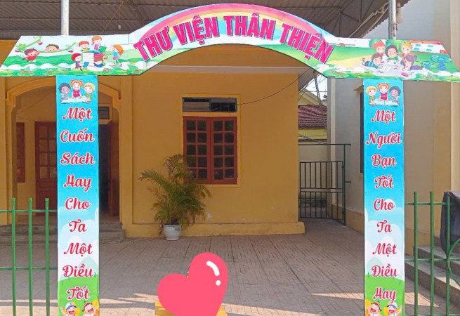 Ảnh cổng trường học thân thiện